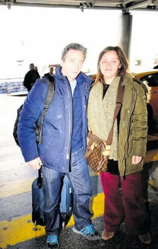 Cüneyt Arkın'ın oğlu Murat Arkın ve eşi Londra'ya döndü