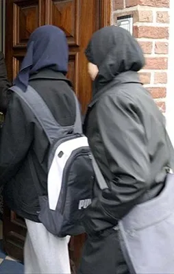 Avusturya'dan başörtüsü yasağı