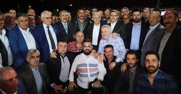 Binali Yıldırım vatandaşlarla sahur yaptı