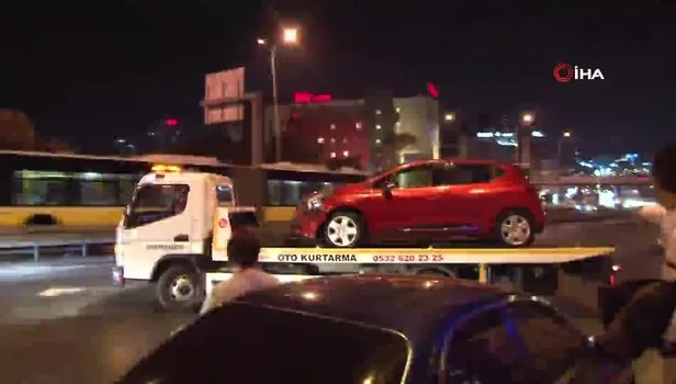 Son dakika: Beylikdüzü'nde feci kaza! 7 araç birbirine girdi, çok sayıda yaralı var