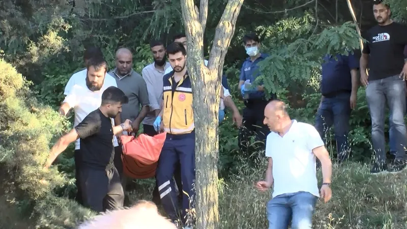 Gaziosmanpaşa TEM Otoyolu kenarındaki ceset!-5