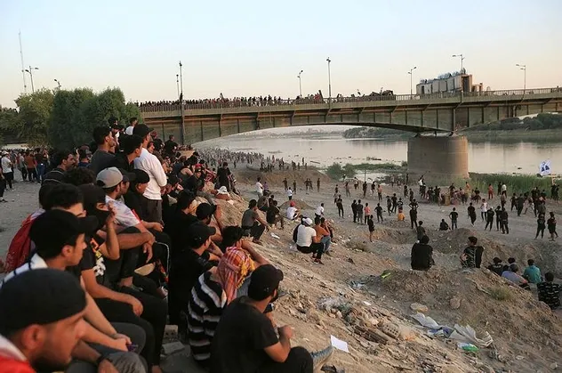 Bağdat’ta olaylı gün! 50 kişi yaralandı
