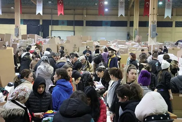 dolandiricilar-depremzedelere-yardim-etmek-isteyen-vatandaslarin-ceplerine-goz-dikti-sahte-yardim-sitesi-kurdu-1675804836515.jpeg Dolandırıcılar depremzedelere yardım etmek isteyen vatandaşların ceplerine göz dikti! EGM açıkladı: Sahte yardım siteleri kapatıldı-5