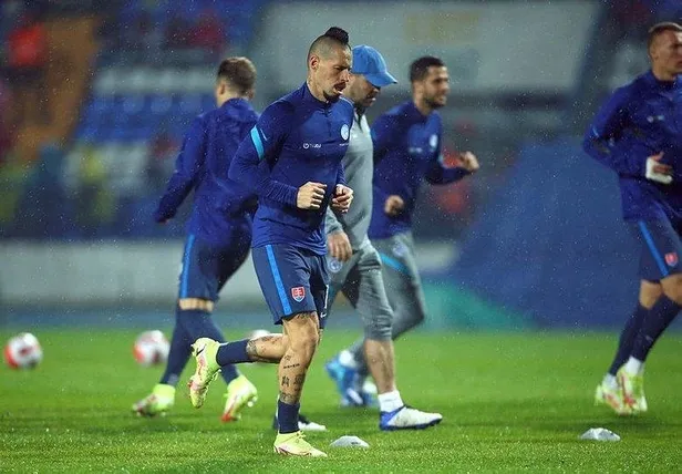 fenerbahce-maci-oncesi-trabzonspora-kotu-haber-marek-hamsik-sakatlandi-1633983309848.jpeg Fenerbahçe maçı öncesi Trabzonspor'a kötü haber! Marek Hamsik sakatlandı...-2