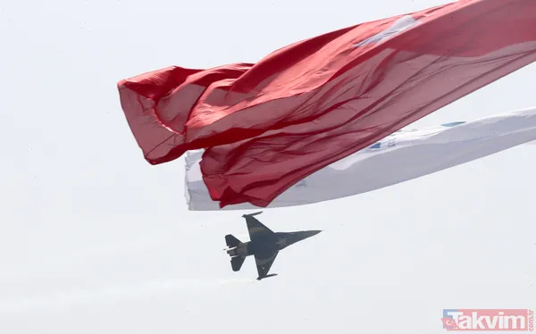 Fethin 569. yılında Atatürk Havalimanı'nda büyük coşku! İlk fidanı Başkan Erdoğan dikti, SOLOTÜRK'ten nefes kesen gösteri - 15