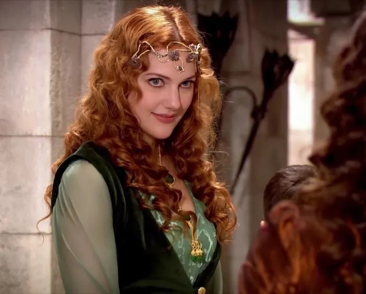 1790491864537.jpg Hürrem Sultan rolüyle hafızalara kazınan Meryem Uzerli'den yan odaya baskın! Hayranının aklı başından gitti-8