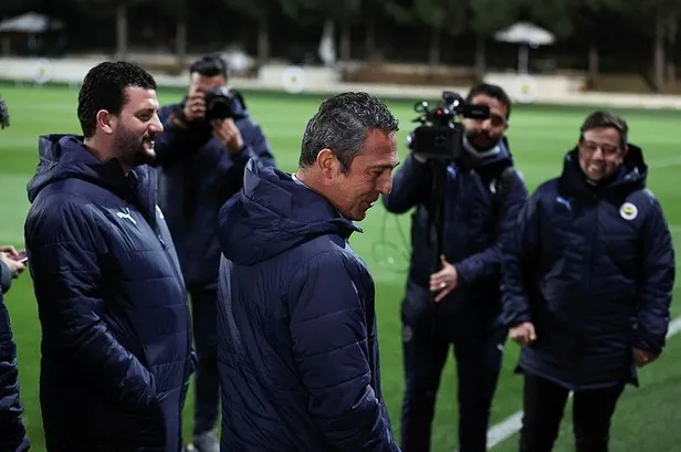 samandirada-her-sey-sil-bastan-baskan-ali-koc-isaret-etti-vitor-pereira-uygulamaya-gecti-1636761330245.jpeg Fenerbahçe'de büyük değişim! Samandıra’da her şey sil baştan: Pereira uygulamaya geçti-2