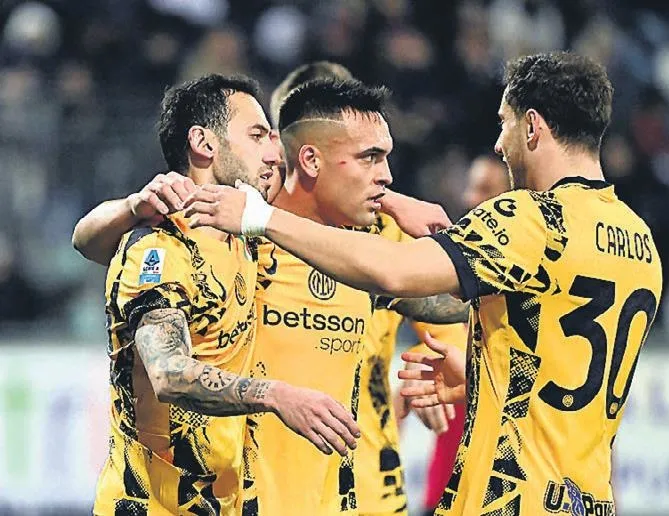 Hakan attı Inter kazandı