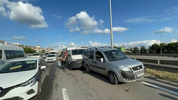 Kocaeli’nin Gebze ilçesinde korkunç kaza! 7 araç birbirine girdi-5