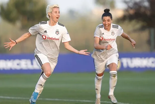 besiktas-kadin-futbol-takimi-sampiyon-oldu-1620234895314.jpeg Beşiktaş Kadın Futbol Takımı şampiyon oldu-3
