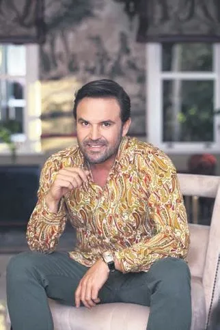 ucuncu-kez-anne-olan-berguzar-korel-26-gunluk-leylayi-gezintiye-cikardi-1638125559349.jpeg Üçüncü kez anne olan Bergüzar Korel 26 günlük Leyla'yı gezintiye çıkardı-17