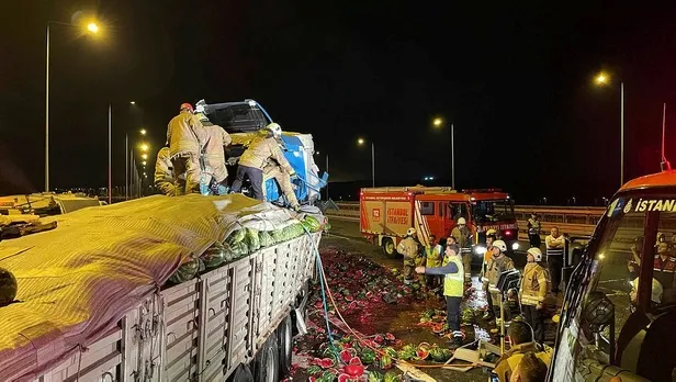 Kuzey Marmara Otoyolu’nda feci kaza! İki tırın çarpışması sonucu 1 kişi öldü-2