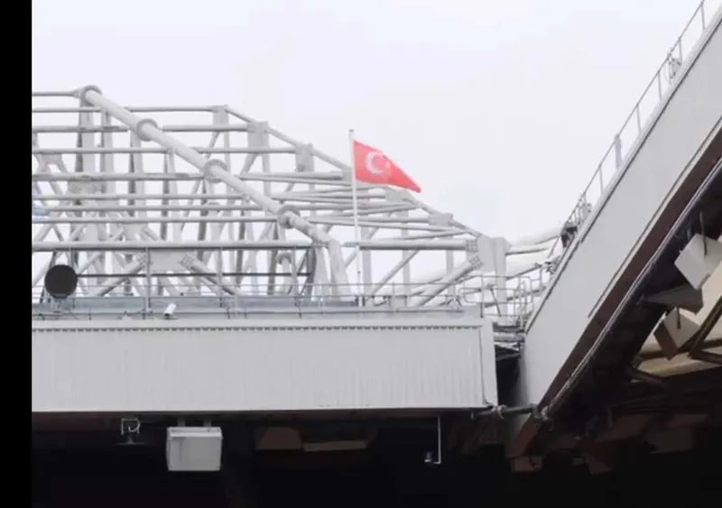 altay-bayindir-etkisi-stadyuma-turk-bayragi-cektiler-1706728004015.jpg Manchester United bu anları sosyal medya hesabından paylaştı