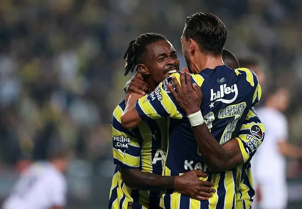 fenerbahce-fatih-karagumruk-canli-anlatim-izle-1665342301101.jpeg İstanbul'da gol düellosu! Fenerbahçe evinde VavaCars Fatih Karagümrük'ü 5-4 mağlup etti-5