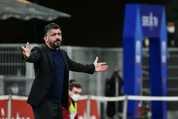 galatasarayda-surpriz-gelisme-burak-elmas-hoca-aramaya-basladi-ilk-aday-gennaro-gattuso-1651745513755.jpg Galatasaray'da sürpriz gelişme: Burak Elmas hoca aramaya başladı! İlk aday Gennaro Gattuso-4