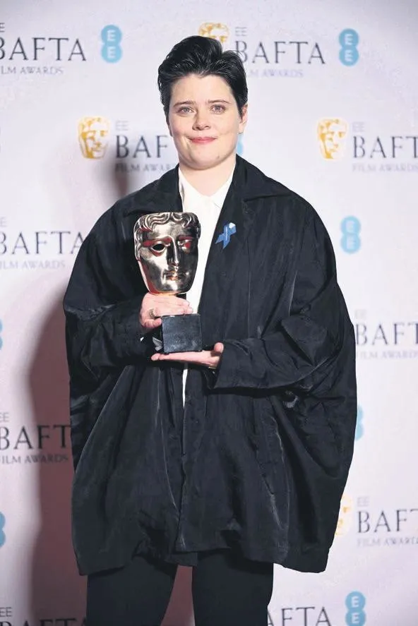 2023-bafta-odullerinde-oscarlik-destek-turkiye-yasanan-asrin-felaketine-kurdeleli-dayanisma-mesaji-1676929088745.jpeg