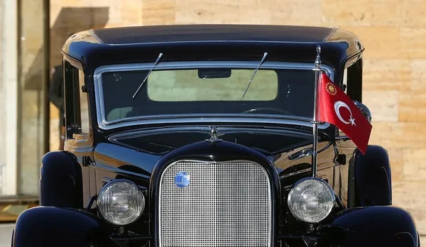 Atatürk'ün otomobilinin restorasyonu tamamlandı-1