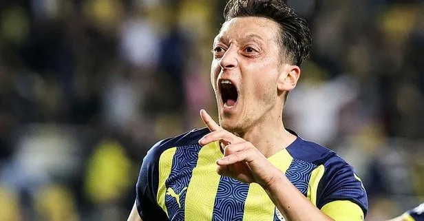 Fenerbahçe, Trabzonspor derbisi için kadroyu ayarladı! Önde Berisha arkada Mesut Özil ve Rossi