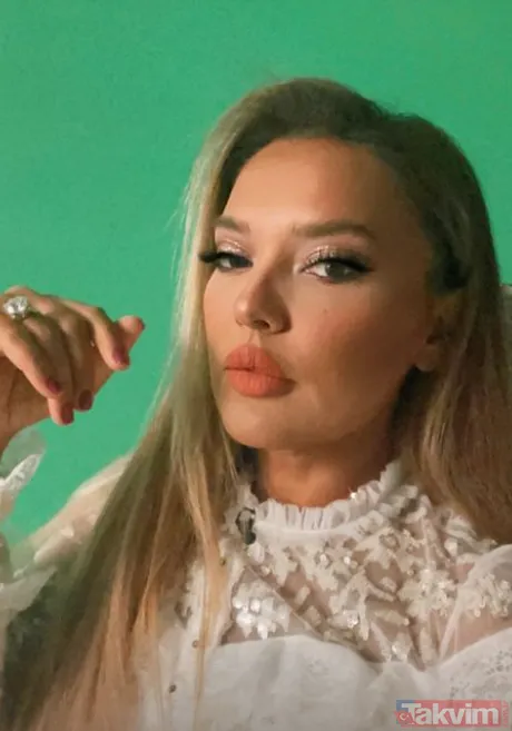 Müge Anlı en doğal hali ile sosyal medyada! Güzelliği ile hayran bırakan Müge Anlı İstanbul turuna çıktı o anları takipçileri ile paylaştı - 14