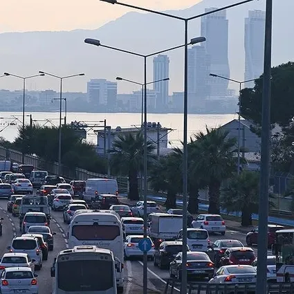CHP’nin yönetemediği İzmir’de anket sonuçları ortaya çıktı! Vatandaşın ortak derdi trafik ve temizlik
