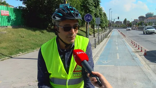 istanbulda-bisikletliler-isyanda-bisiklet-yollari-isgal-altinda-1657694034487.jpg