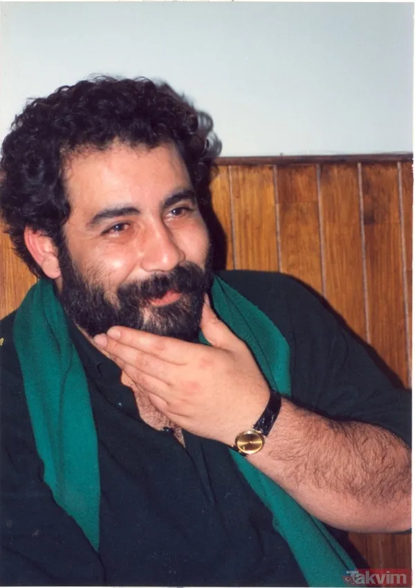 1980'lerde ""Penceresiz kaldım anne / Saçlarına yıldız düşmüş, koparma anne" sözleriyle ünlü türküsüyle patlama yapan Kaya'nın kariyerinin doksanlar...