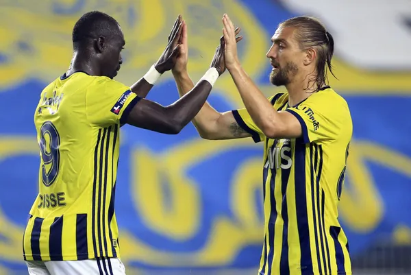 karagumruk-fenerbahceden-papiss-cisseyi-istiyor-1611314349810.jpg Karagümrük Fenerbahçe'den Papiss Cisse'yi istiyor-3