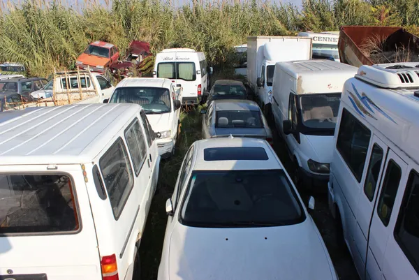 manisada-yediemin-deposunda-curumeye-terk-edilen-araclarin-toplam-piyasa-degeri-20-milyon-lirayi-buluyor-1606460733896.jpg Manisa'da yediemin deposunda çürümeye terk edilen araçların toplam piyasa değeri 20 milyon lirayı buluyor-8