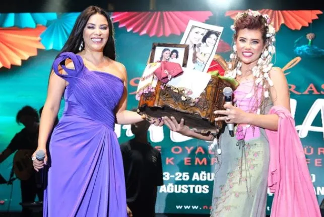 Annesinin sandığı!