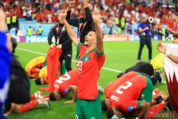 Dünya Kupası'nda tarih yazan Fas'tan şükür secdesi! İslam alemi tek yürek oldu - 2