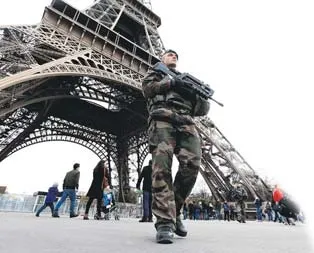 Avrupa’da da terör yüzünden 2 maç ertelenmişti