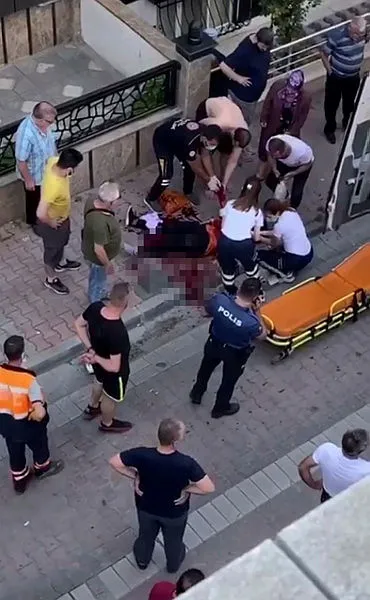 İstanbul'da vahşet anları kamerada! Kanlar içinde kaldı