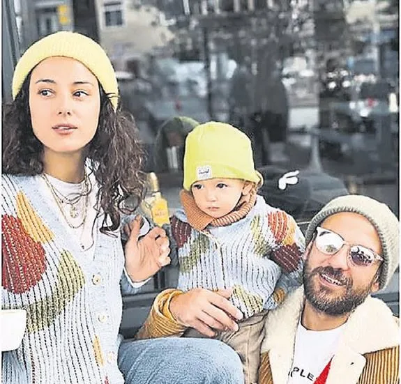 Şarkıcı Sinan Akçıl çadır kent ziyaretleri sırasında Rabia teyzeden evlilik duası aldı-7