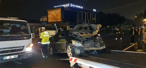 duzcede-feci-kaza-kamyonet-ile-otomobil-carpisti-cok-sayida-yarali-var-1665356008246.jpeg Düzce'de feci kaza! Kamyonet ile otomobil çarpıştı: Çok sayıda yaralı var-3