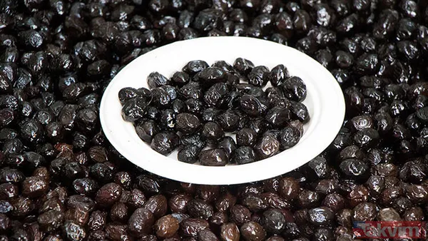 Zeytinde kum'pas' var! Paslı demir, tekstil boyası ile zeytine renk veriyorlar... - 2