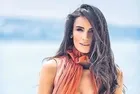 Eski model Açalya Samyeli Ademoğlu tatil için 75 bin Euro’luk bir dağ evi tercih etti!  Victoria ile David Beckham'ın izinde...