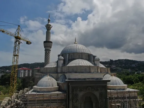 sosyal-medya-bu-camiyi-konusuyor-giresun-eynesildeki-yesil-cami-mimarisi-ve-semaver-seklindeki-minaresiyle-dik-1655720621631.jpg Sosyal medya bu camiyi konuşuyor! Giresun Eynesil'deki Yeşil Cami mimarisi ve semaver şeklindeki minaresiyle dikkat çekiyor-8
