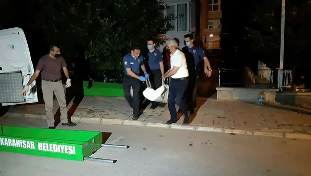 afyonkarahisarda-dehset-bosanma-asamasindaki-karisi-kayinvalidesi-ve-kayinpederini-oldurup-intihar-etti-1628712222972.jpeg Afyonkarahisar'da dehşet! Boşanma aşamasındaki karısı, kayınvalidesi ve kayınpederini öldürüp intihar etti-2
