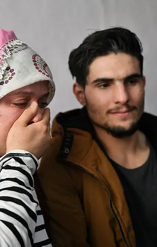 Elazığ depremi: Suriyeli genç enkazdan kurtardığı çiftle böyle buluştu!