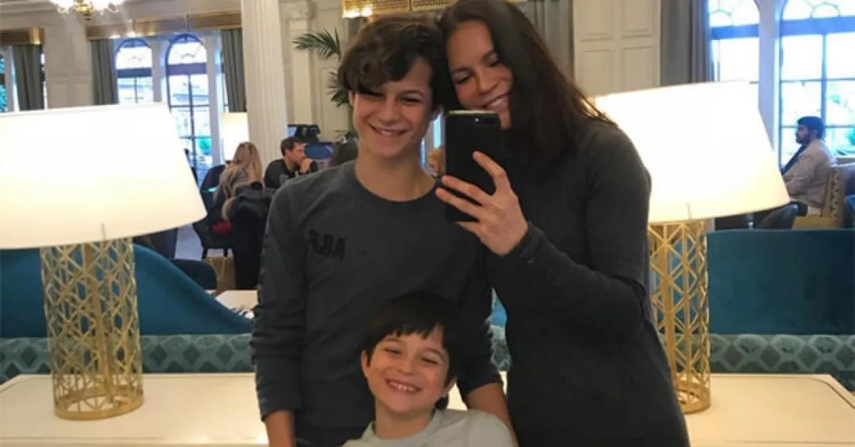 Ebru Şallı ve Harun Tan’ın hayatını kaybeden oğulları Pars için yaptırdıkları mezar taşı kahretti!