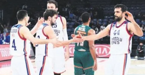 Anadolu Efes, Banvit’i 8 sayı farkla devirdi