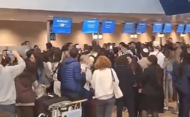 israilliler-kaciyor-ben-gurion-havalimani-karisti-1773125656277.jpeg İsrailliler kaçıyor: Ben Gurion Havalimanı karıştı-3