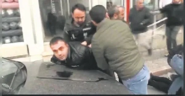 1687329194193.jpeg Dehşet dolu skandal! İstanbul'da kanser hastalarına ilaç yerine su enjekte ettiler: Gerçeği dedektif ortaya çıkardı-7