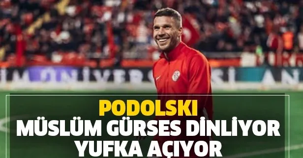 Antalyasporlu Lukas Podolski Müslüm Gürses dinliyor, oklavayla yufka açıyor!