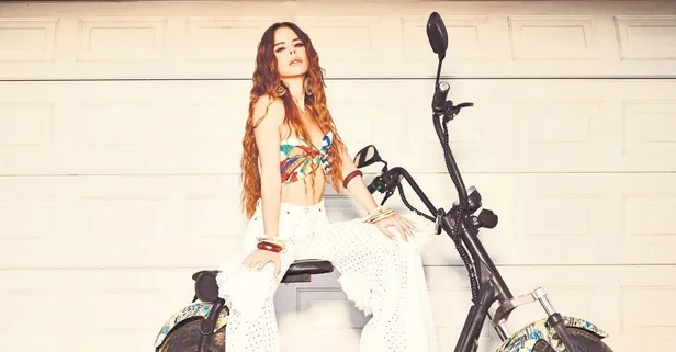 Simge Sağın stadyumları sallayan şarkısını ve İcardi iddialarını anlattı!