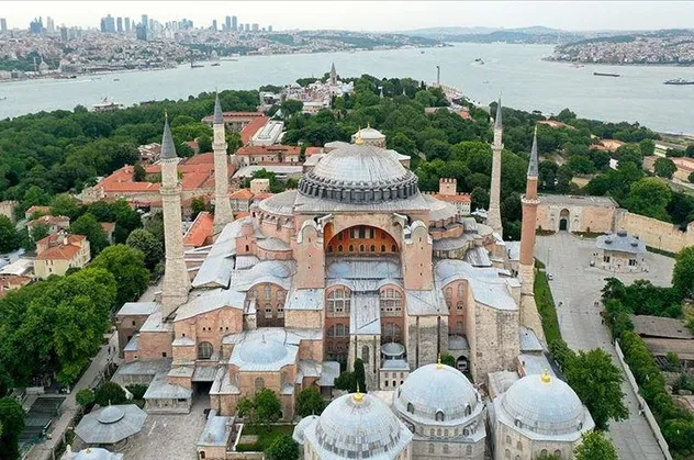 Kültür ve Turizm Bakanı Mehmet Nuri Ersoy: Ayasofya'da çok ciddi bir tadilat gerçekleştirilecek