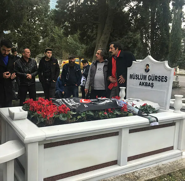 Müslüm Gürses kabri başında anıldı-3