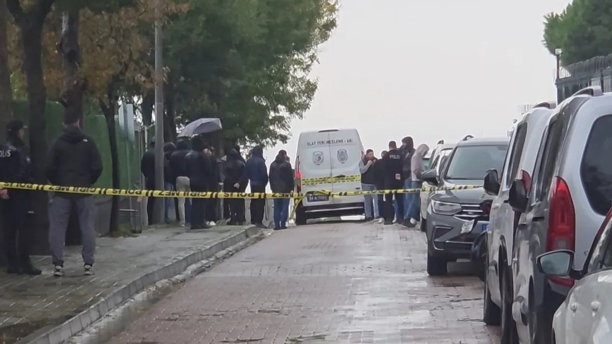İstanbul Avcılar'da okul önünde park kavgası: Darbedilen mahalle bekçisi bir veliyi ayağından vurdu