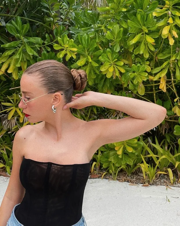 Serenay Sarıkaya Maldiv paylaşımlarıyla kışı yaza çevirdi! Serenay'ın bitmeyen tatilindeki semt oturuşu sonrası ortalık alev aldı-6