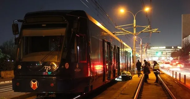 İstanbul'da tramvay arıza yaptı vatandaş yollarda kaldı